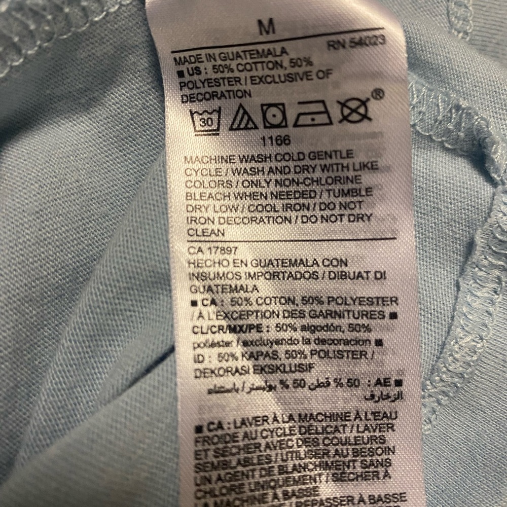 Old Navy Graphic Tee in Light Blue Size M - Picture 5 of 8